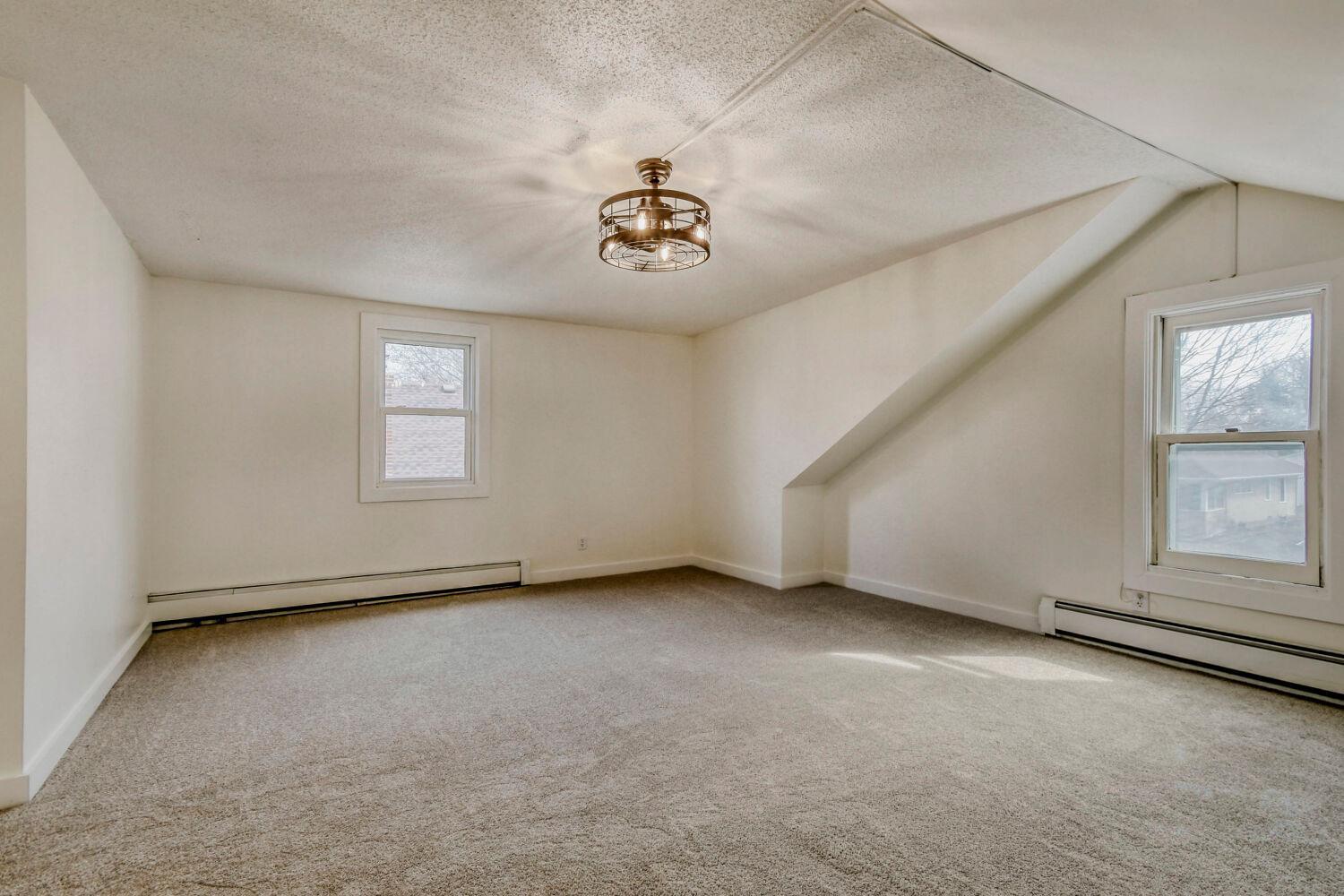 967 CHEROKEE AVE - Web Quality - 014 - 14 Primary Bedroom.jpg