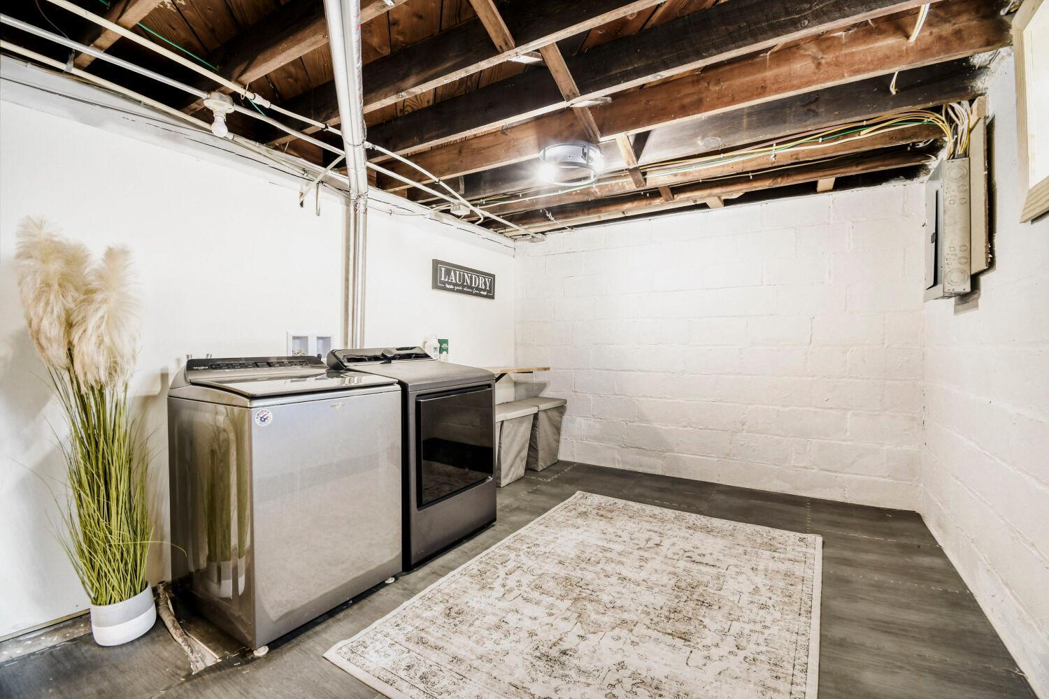 967 CHEROKEE AVE - Web Quality - 024 - 24 Laundry Room.jpg