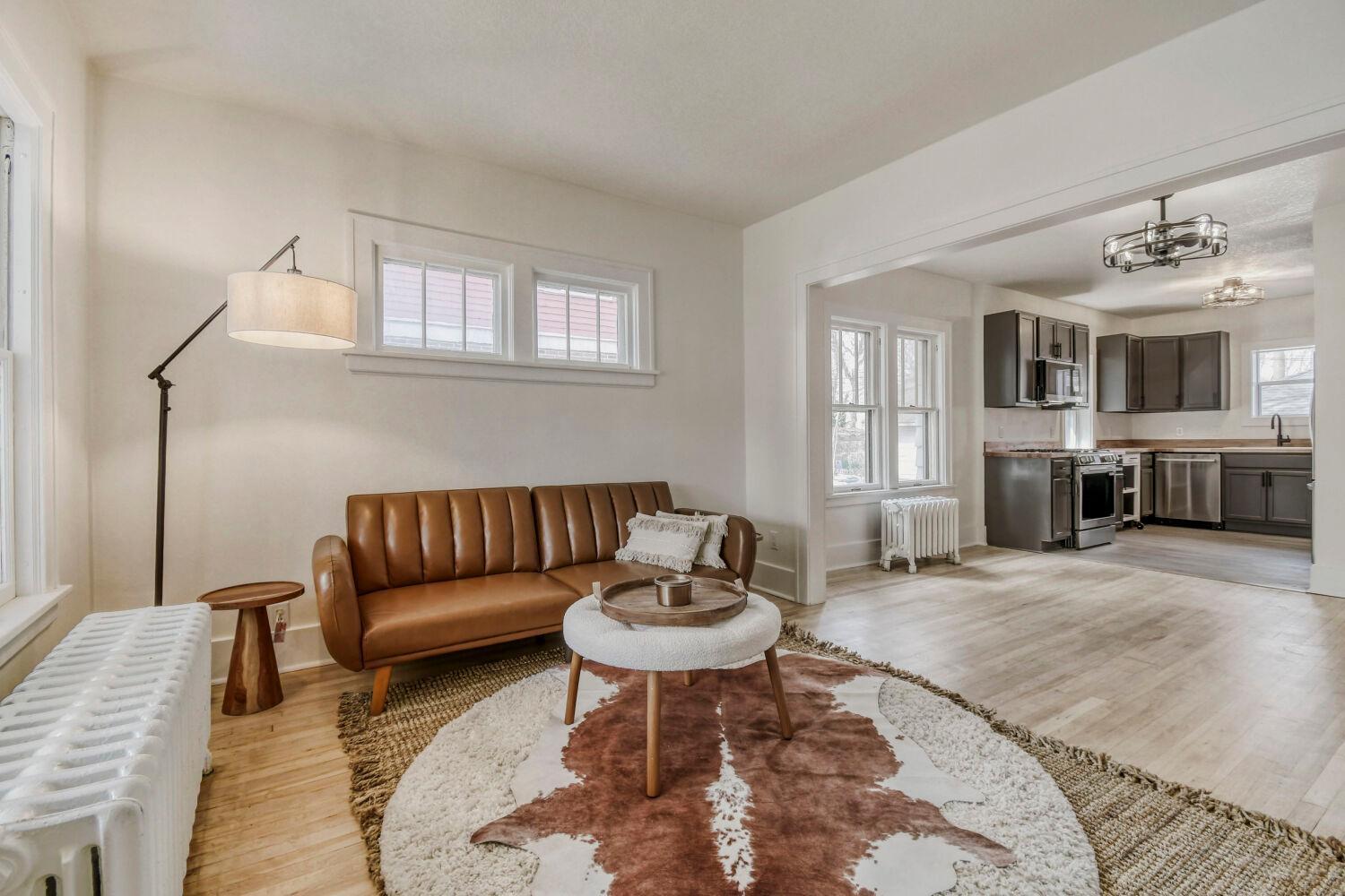 967 CHEROKEE AVE - Web Quality - 007 - 07 Living Room.jpg