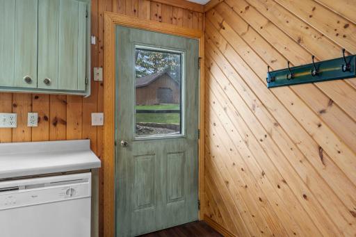 28-web-or-mls-19091 Island View Dr-192.jpg