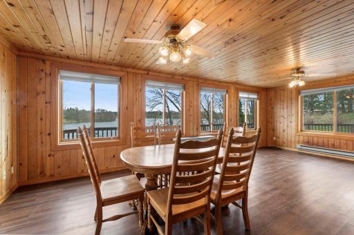 24-web-or-mls-19091 Island View Dr-260.jpg