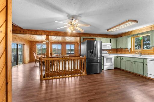 36-web-or-mls-19091 Island View Dr-230.jpg