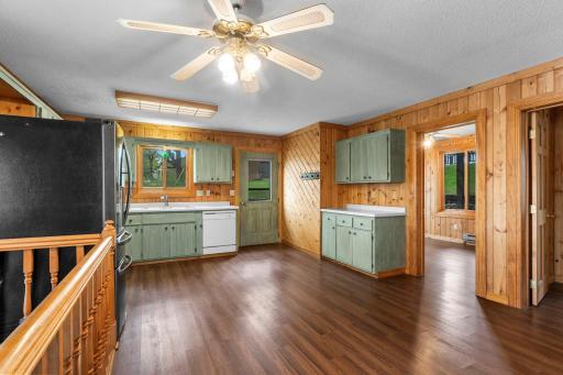 37-web-or-mls-19091 Island View Dr-237.jpg