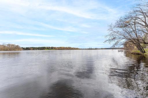 79-web-or-mls-19091 Island View Dr-140.jpg