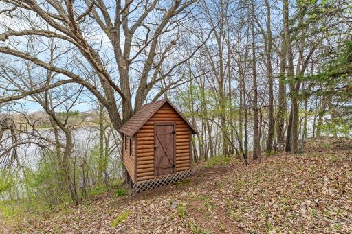 73-web-or-mls-19091 Island View Dr-110.jpg