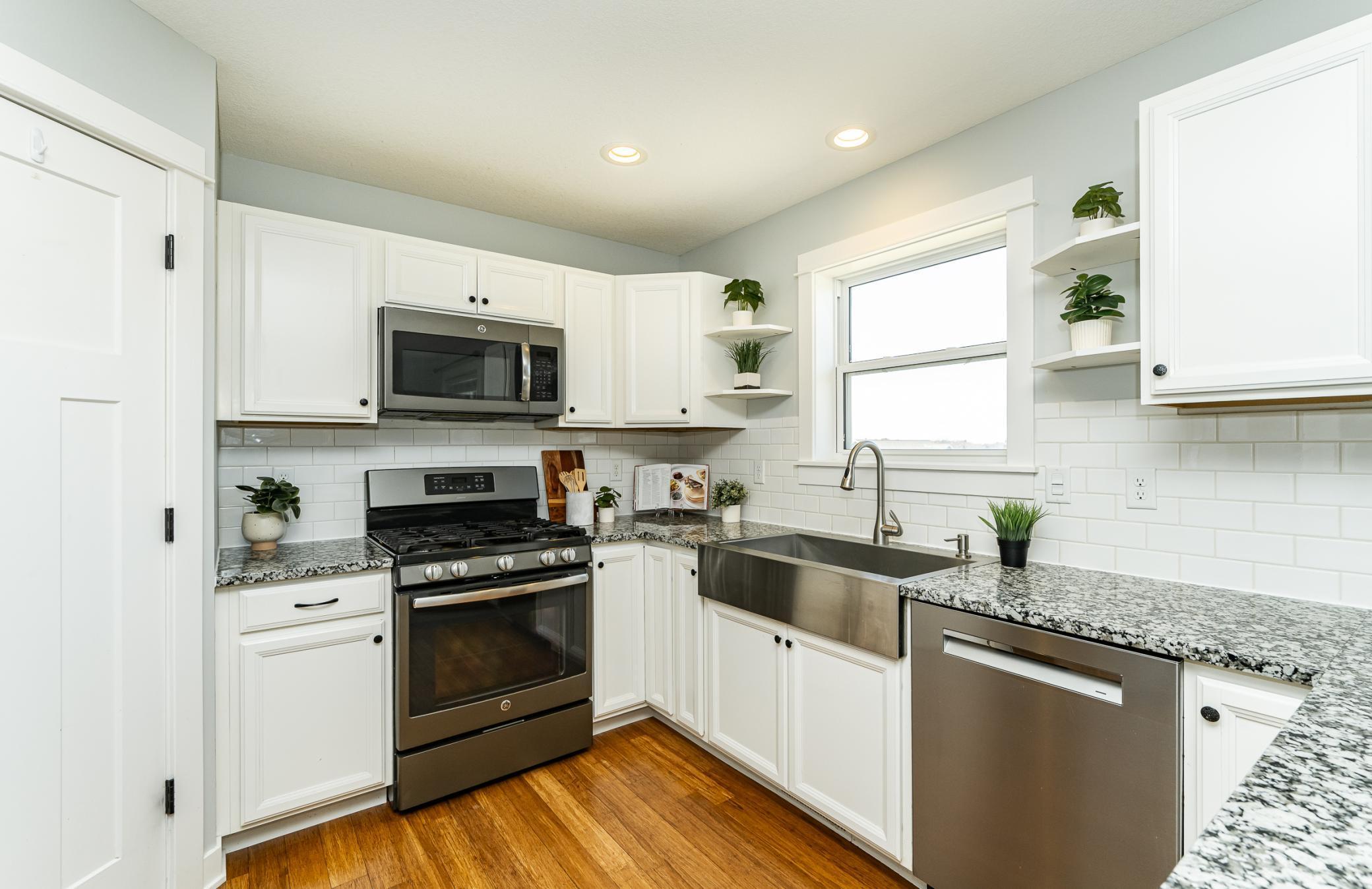 Deep sink/stainless appliances