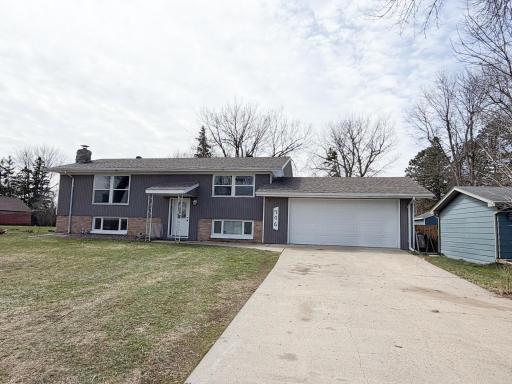 746 W Shore Drive, Worthington, MN 56187