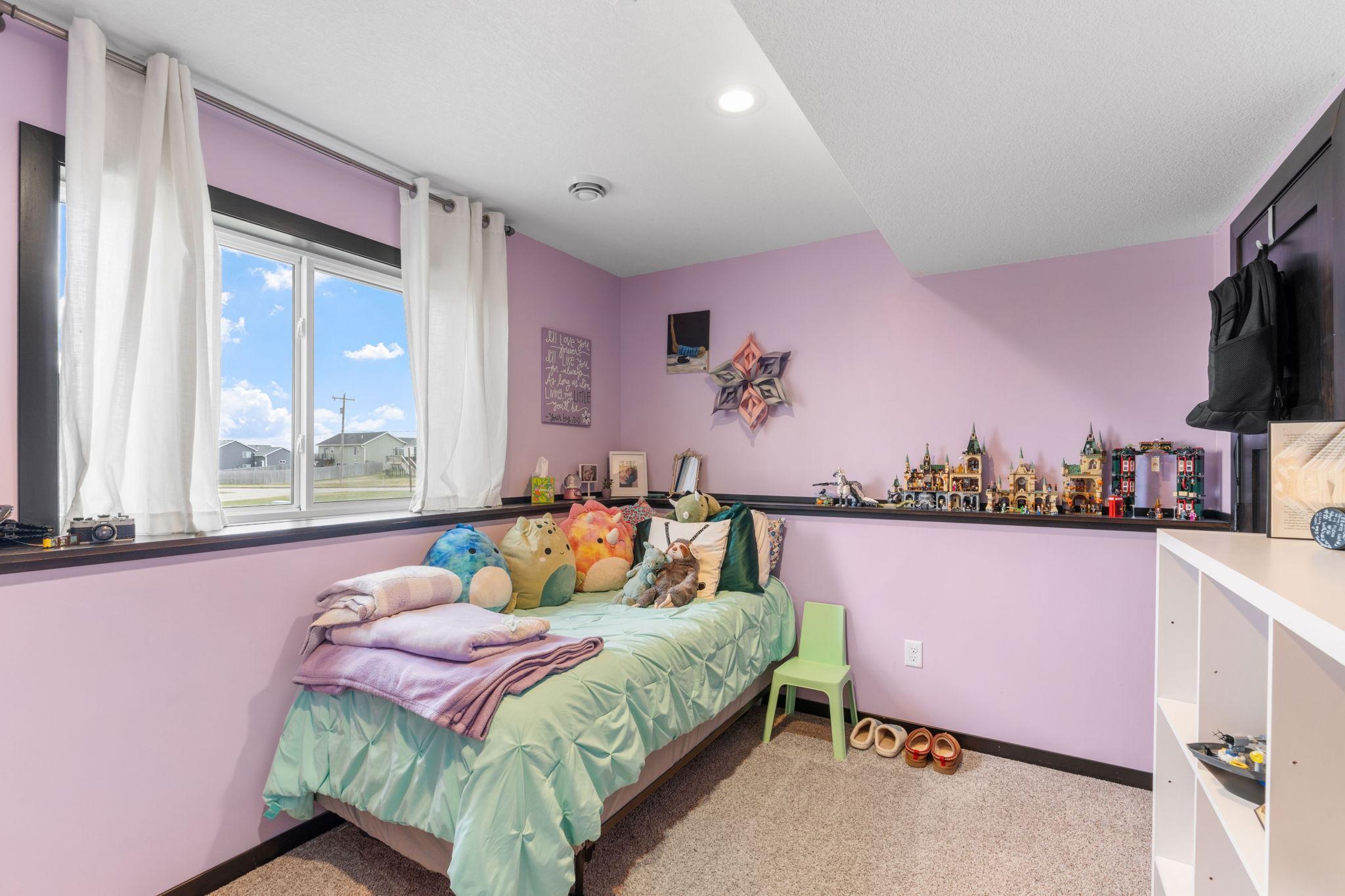 52-web-or-mls-801 10th St NW-52.jpg