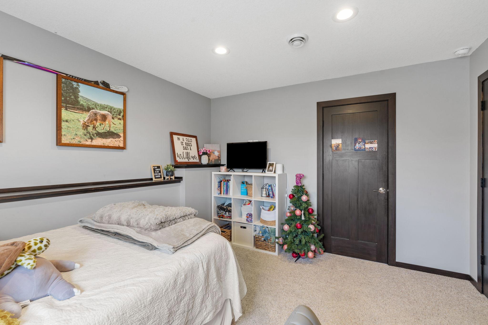 50-web-or-mls-801 10th St NW-50.jpg