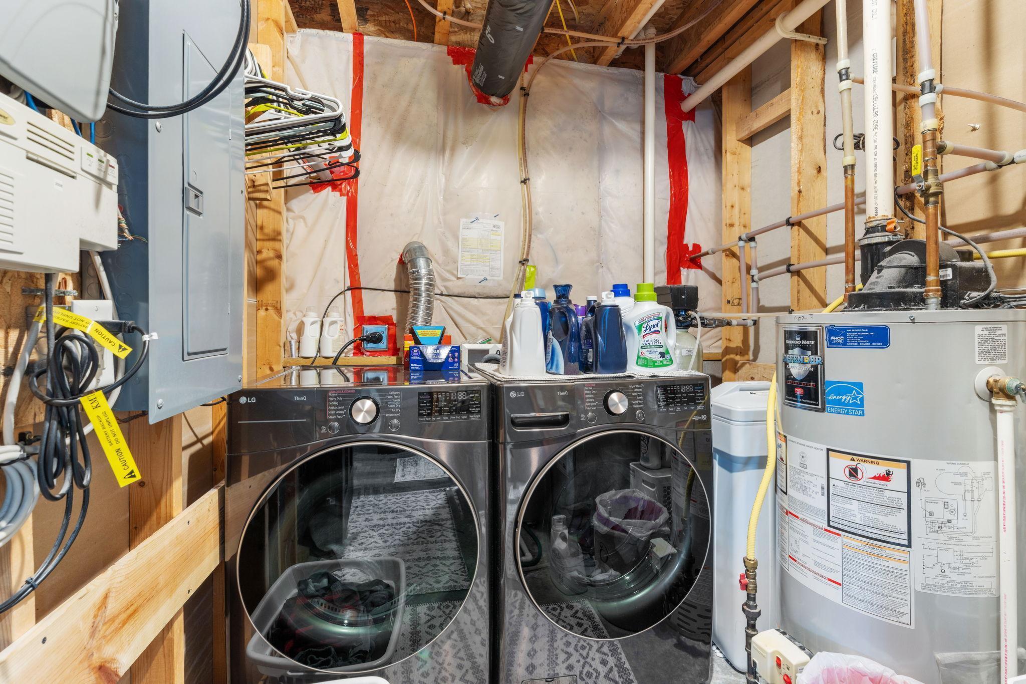 60-web-or-mls-801 10th St NW-60.jpg