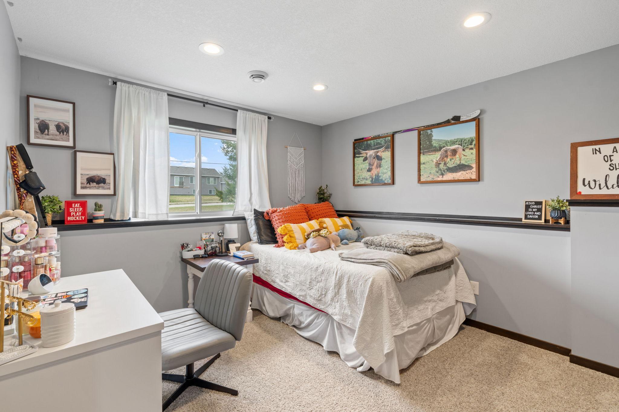 49-web-or-mls-801 10th St NW-49.jpg