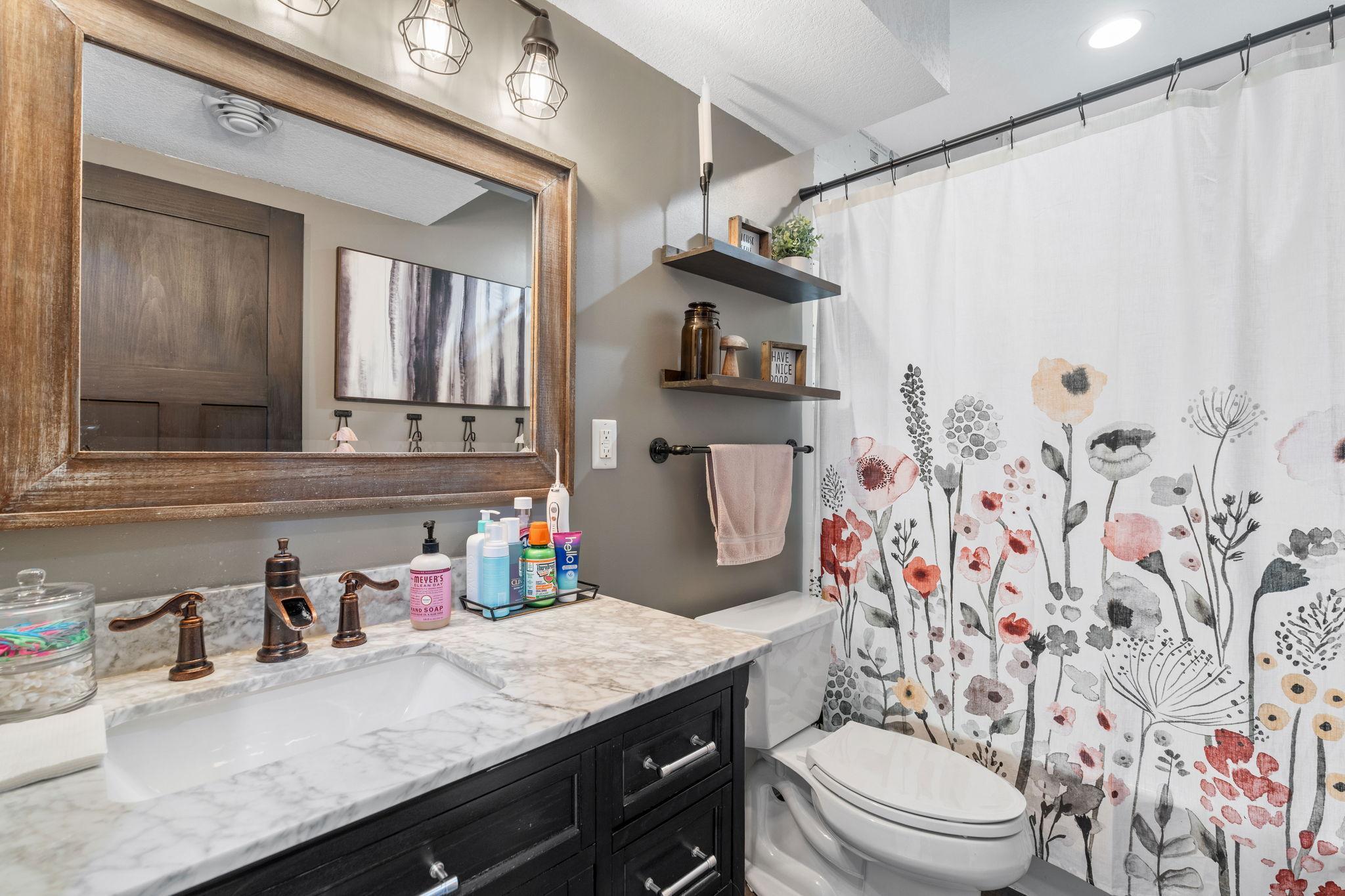 56-web-or-mls-801 10th St NW-56.jpg