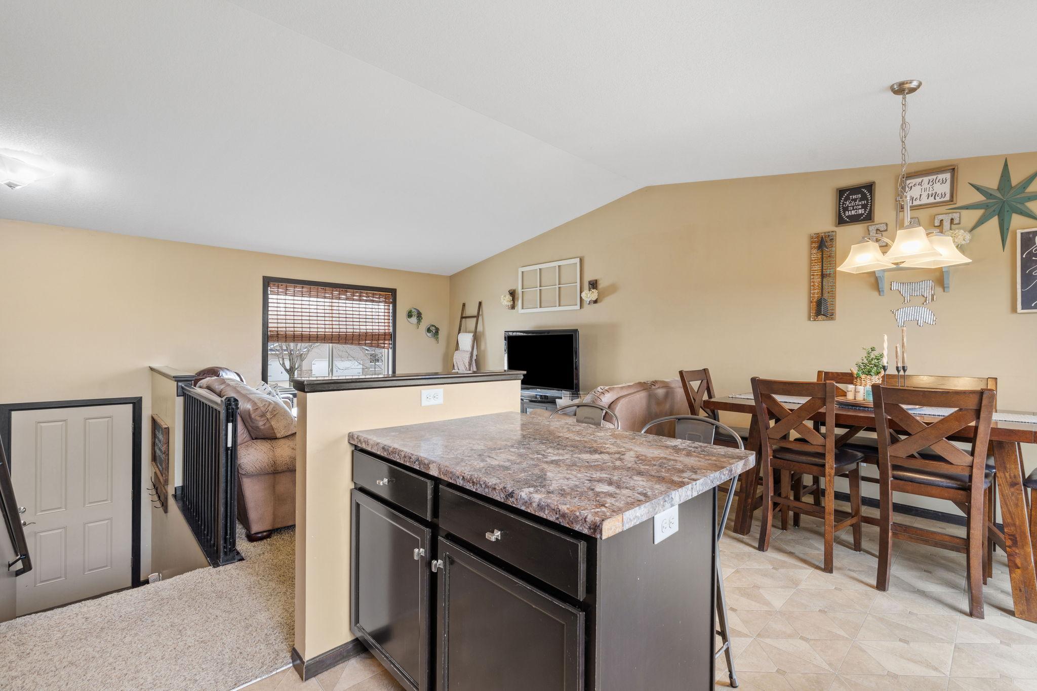 29-web-or-mls-801 10th St NW-29.jpg