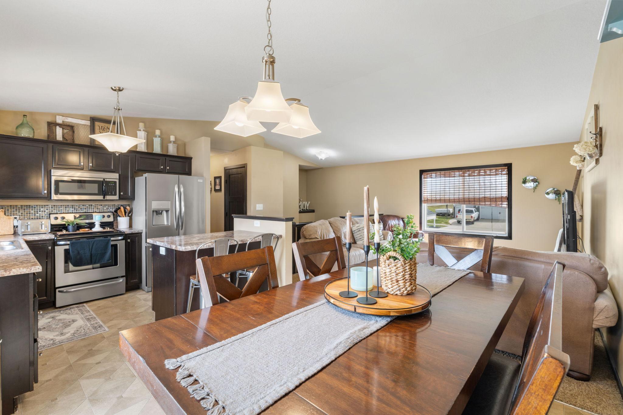 23-web-or-mls-801 10th St NW-23.jpg