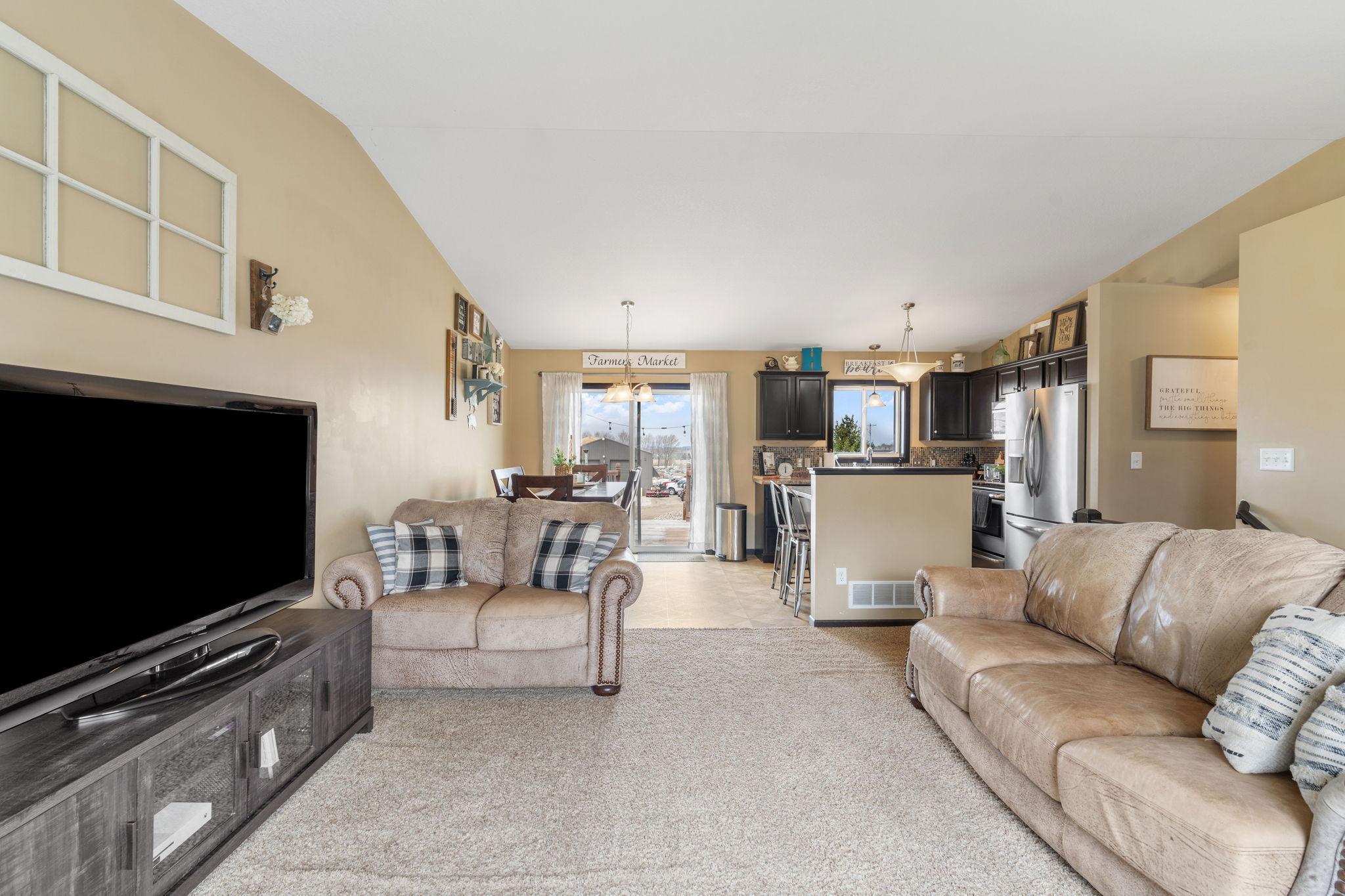 20-web-or-mls-801 10th St NW-20.jpg