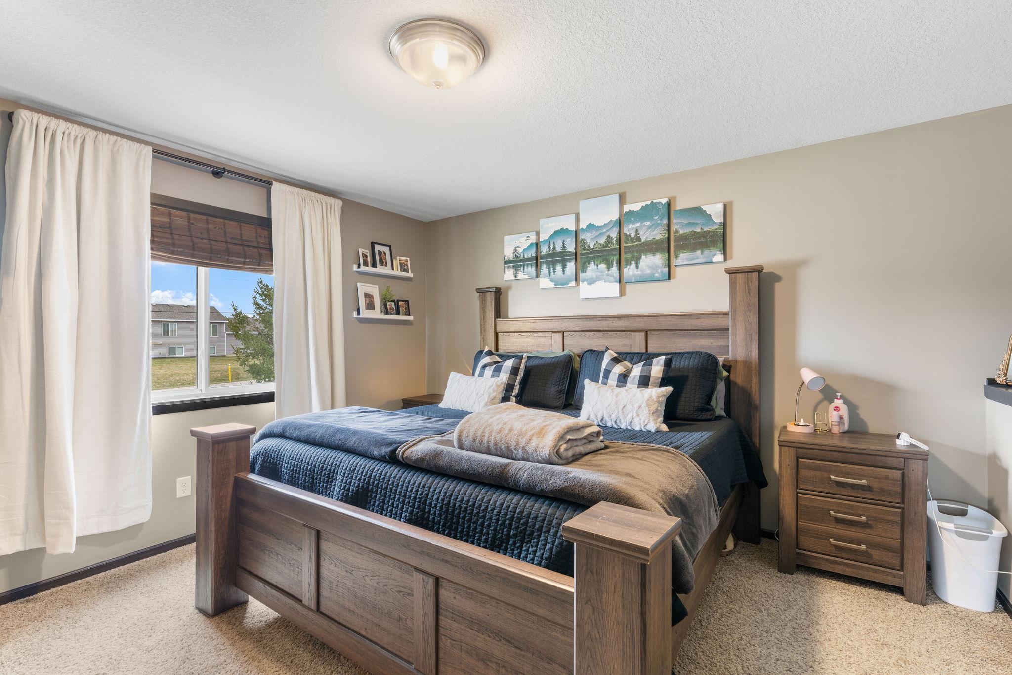 30-web-or-mls-801 10th St NW-30.jpg