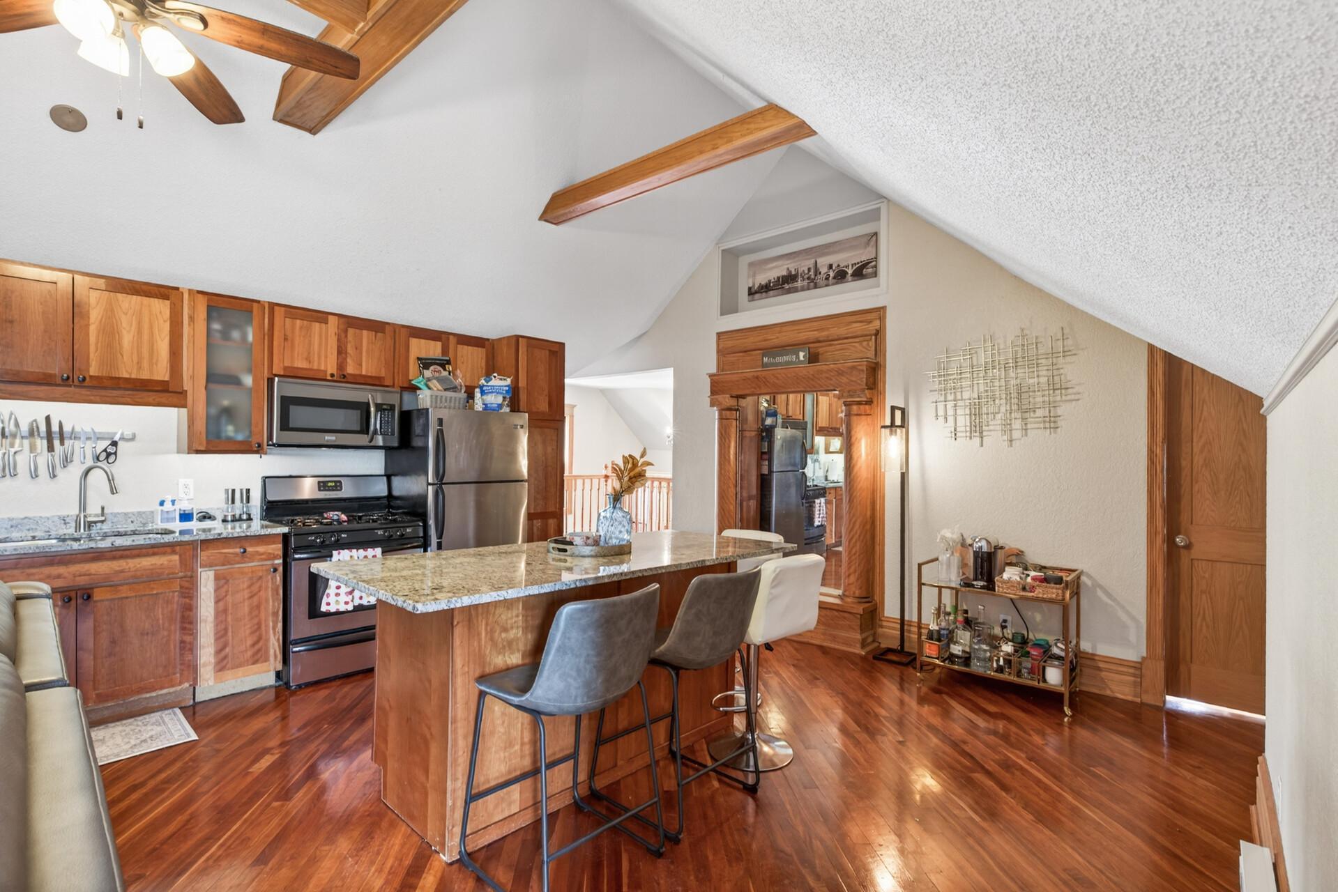 The center island offers seating for up to five!