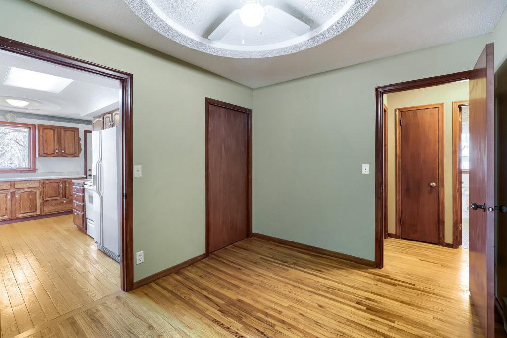 558 113th Ln NW - MLS Sized - 005 - 05 Foyer.jpg