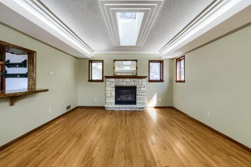 558 113th Ln NW - MLS Sized - 011 - 11 Living Room.jpg