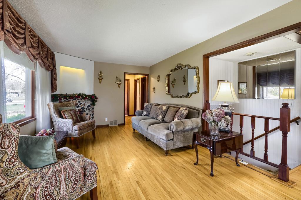 558 113th Ln NW - MLS Sized - 007 - 07 Living Room.jpg