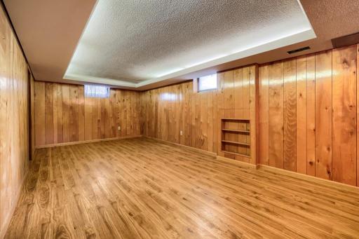 558 113th Ln NW - MLS Sized - 017 - 17 Family Room.jpg