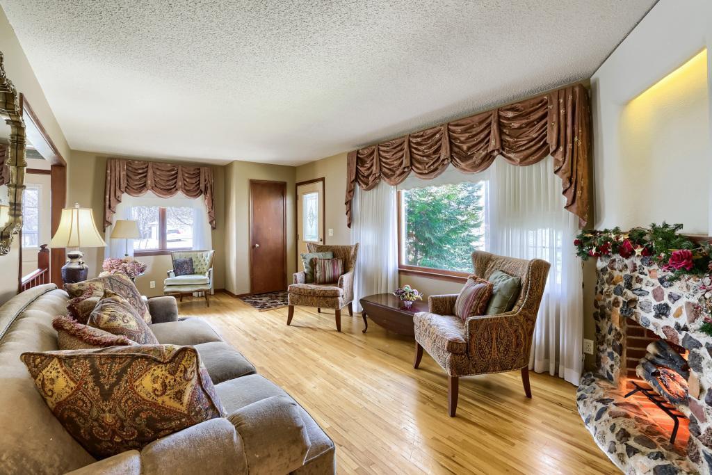 558 113th Ln NW - MLS Sized - 008 - 08 Living Room.jpg