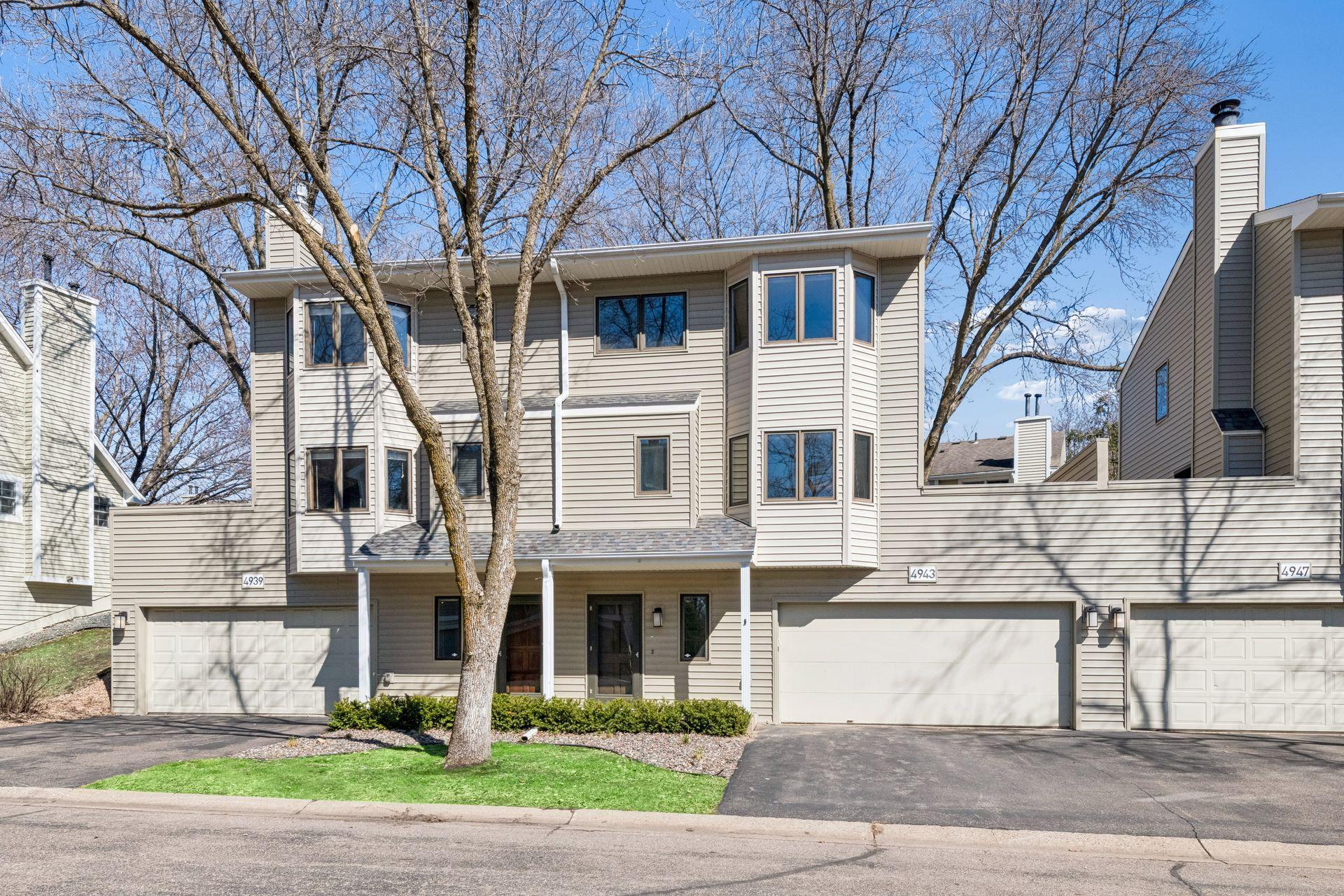 4943 Bayswater Road - Spacecrafting - 0040.jpg