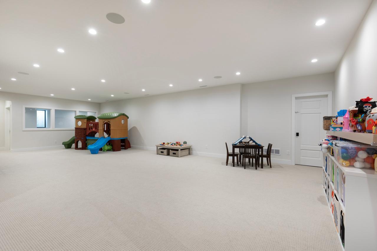 Amusement Room / Game Area