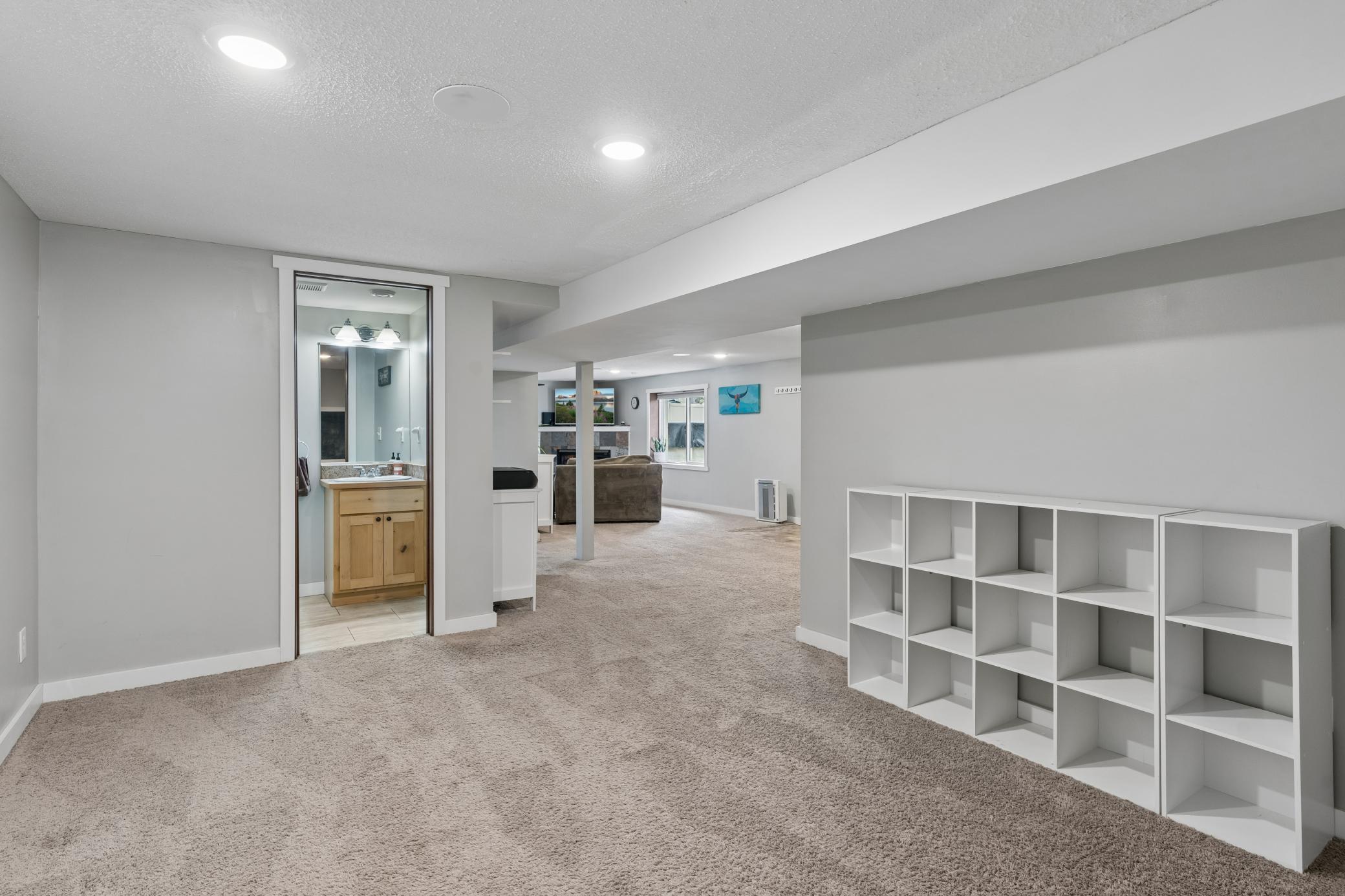 705 118th Avenue Northeast - Spacecrafting - 0030.jpg