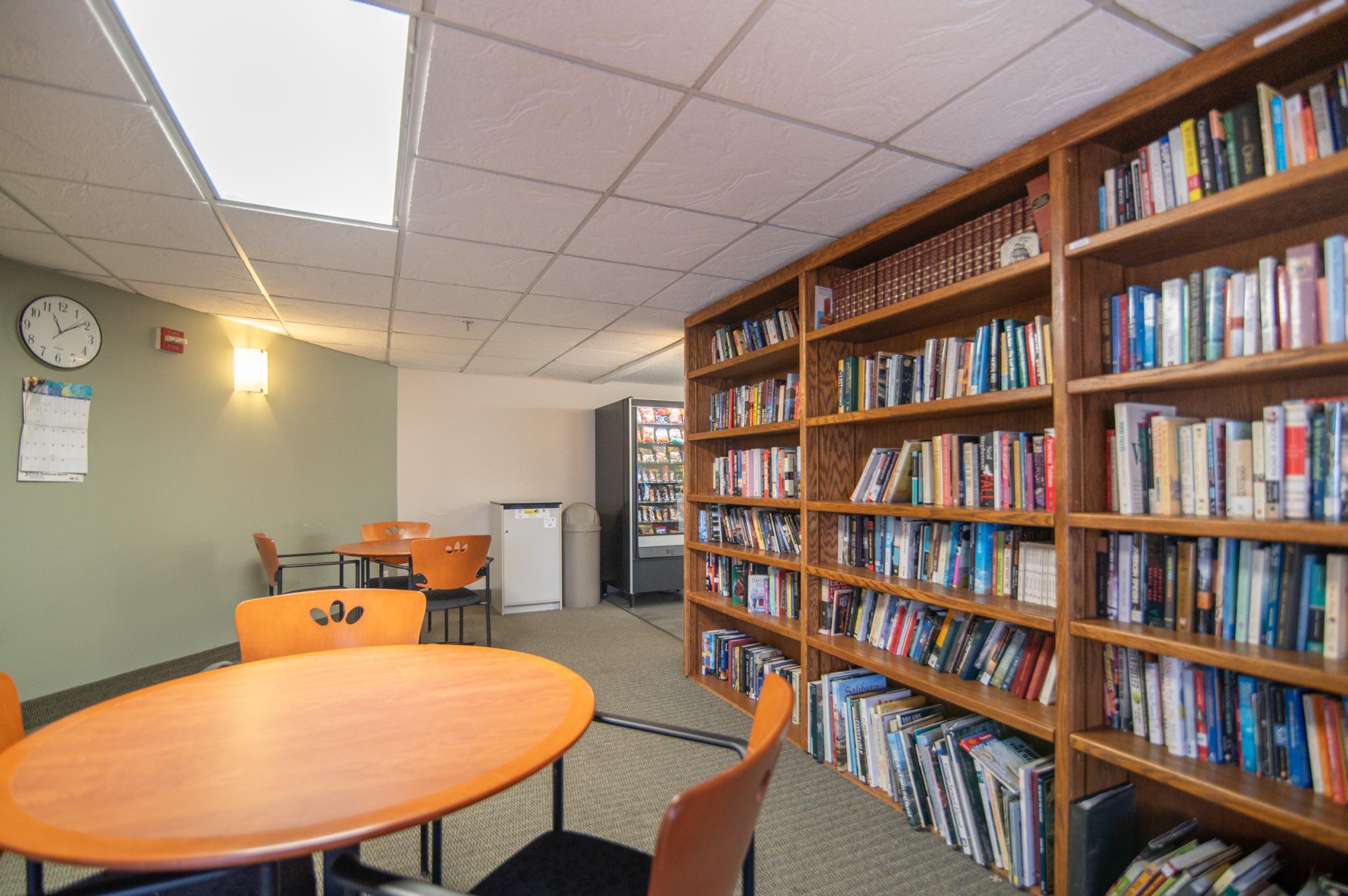 Located next to the laundry room, this shared library is a nice place to share books or wait for your laundry to finish.