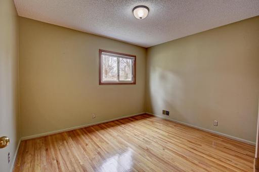 267 Hanska Court, Saint Paul, MN 55126