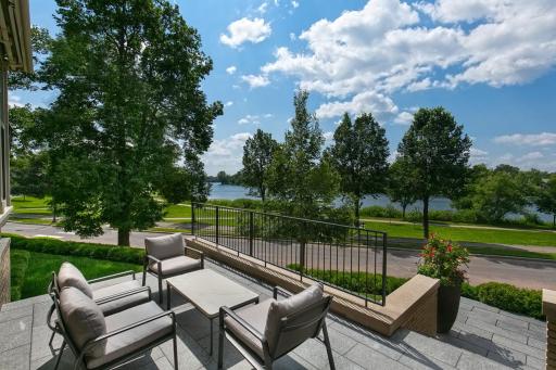 2119 E Lake Of The Isles Parkway, Minneapolis, MN 55405