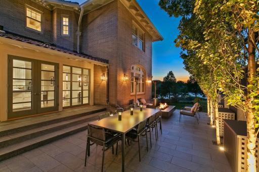 2119 E Lake Of The Isles Parkway, Minneapolis, MN 55405