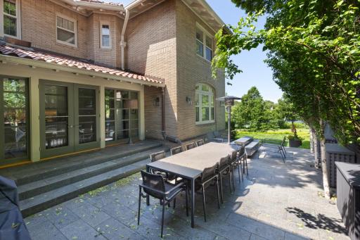 2119 E Lake Of The Isles Parkway, Minneapolis, MN 55405
