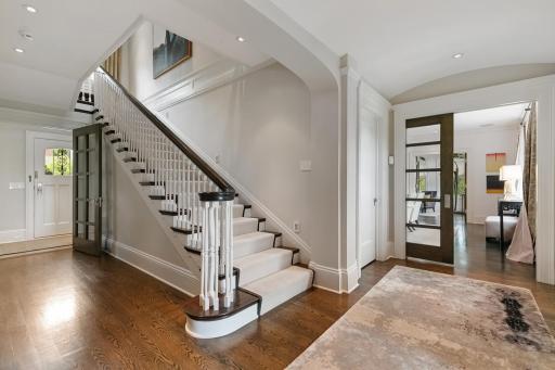 2119 E Lake Of The Isles Parkway, Minneapolis, MN 55405
