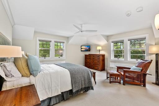 2119 E Lake Of The Isles Parkway, Minneapolis, MN 55405