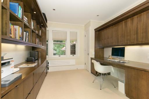 2119 E Lake Of The Isles Parkway, Minneapolis, MN 55405