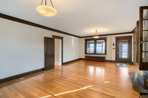 201 West 48th street - Web Quality - 010 - 10 Living Room.jpg