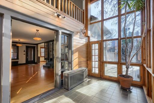 201 West 48th street - Web Quality - 005 - 05 Foyer.jpg