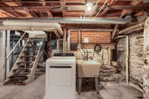 201 West 48th street - Web Quality - 026 - 26 Laundry Room.jpg
