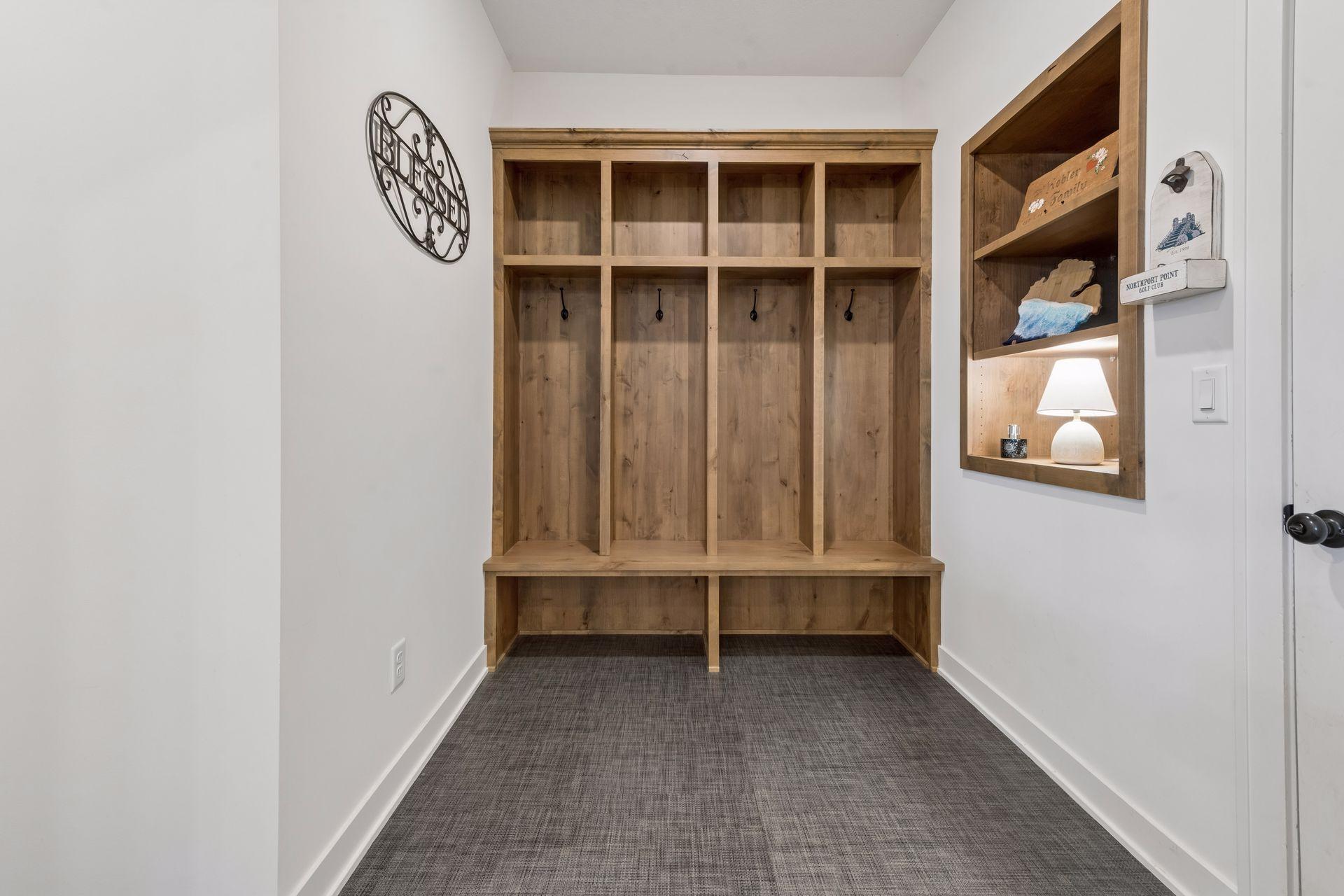 Mud Room W/ Lockers