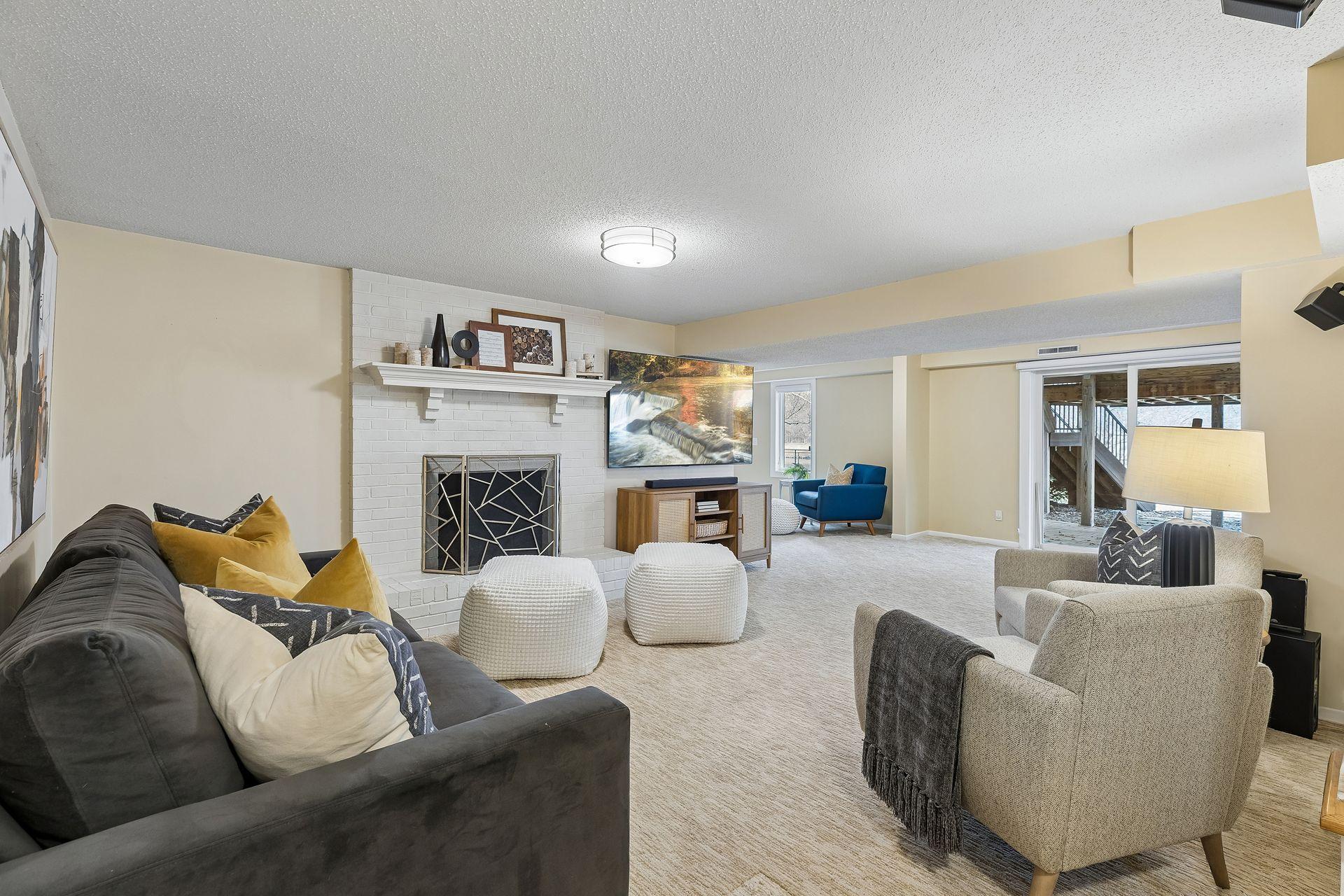 2850 Alvarado Lane North - Spacecrafting - 0049.jpg