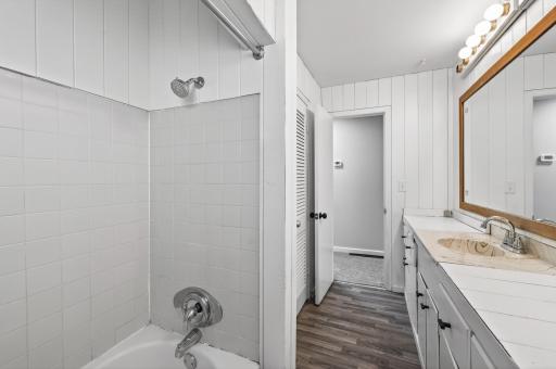 3224 Lake Lane, Saint Paul, MN 55112