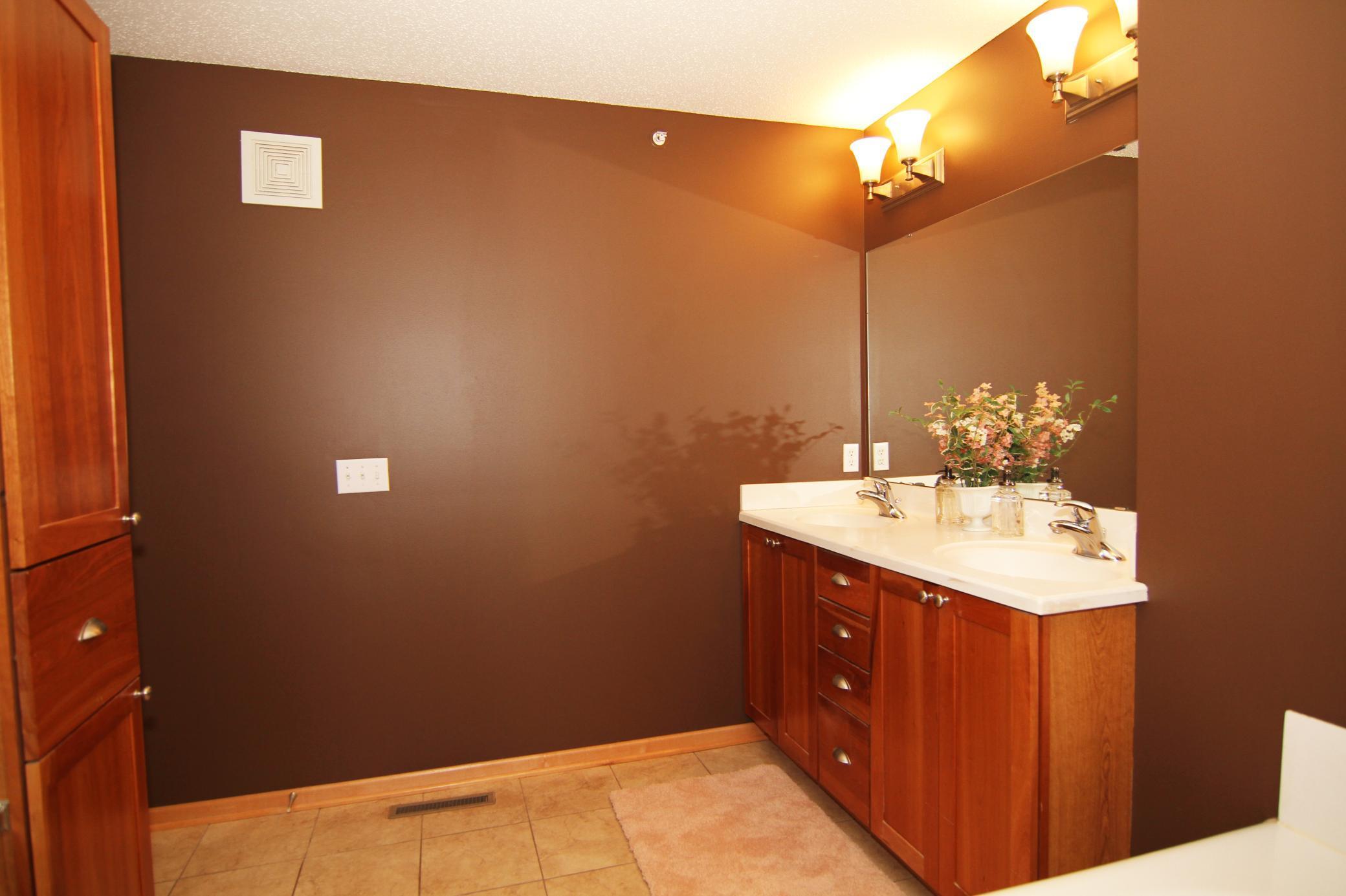 primary bathroom 3.jpg