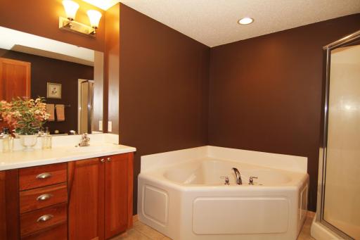 15561 Dunraven Drive, Apple Valley, MN 55124