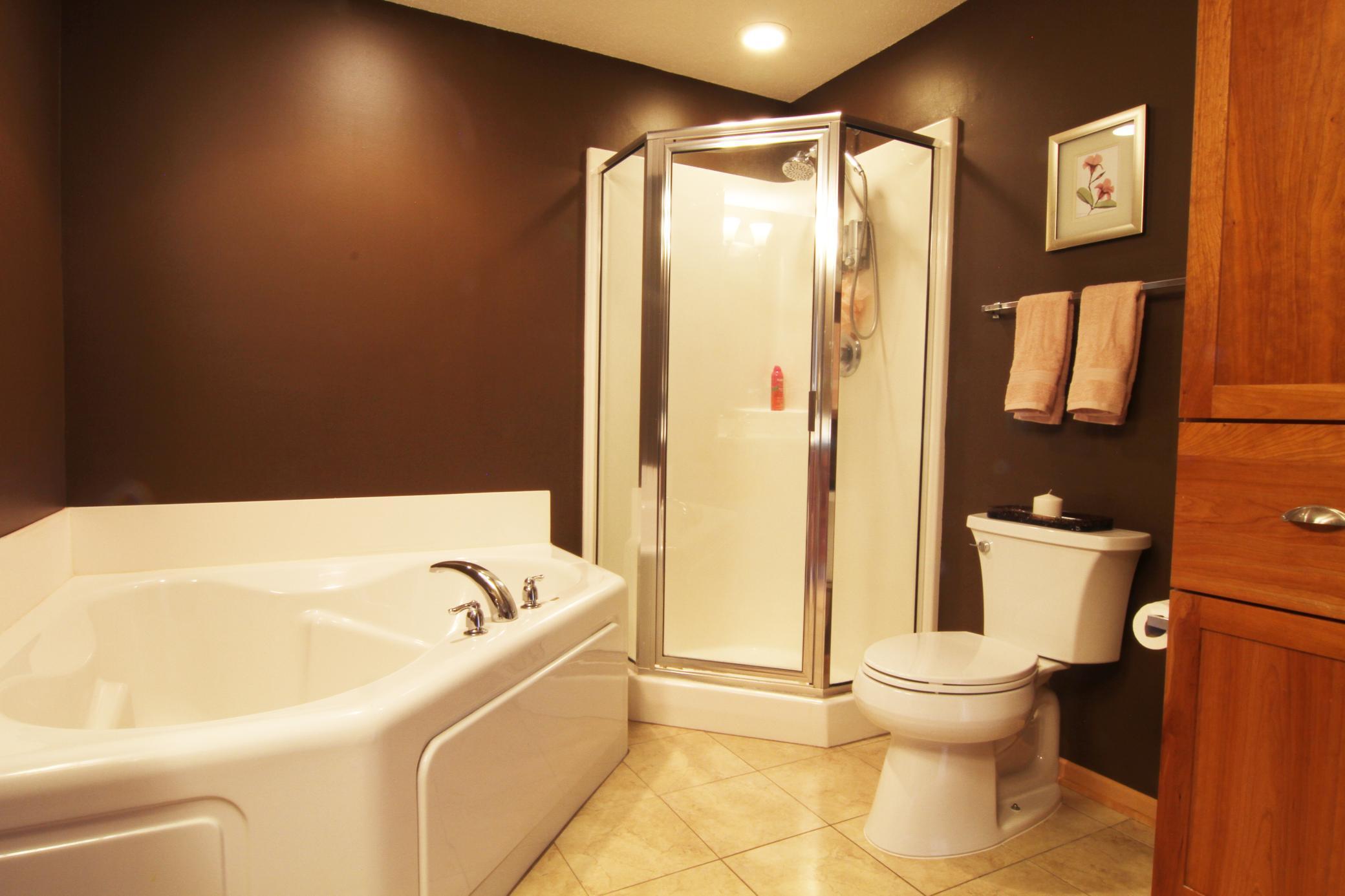 primary bathroom 2.jpg