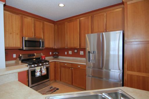 15561 Dunraven Drive, Apple Valley, MN 55124