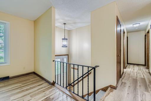 367 Foster St - Web Quality - 006 - 06 Main Floor 1 - Copy.jpg