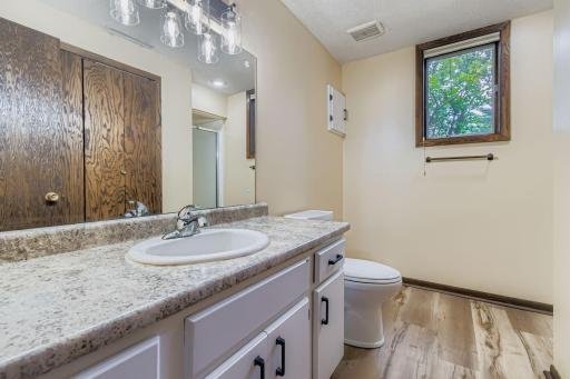 367 Foster St - Web Quality - 021 - 22 Bathroom 1 - Copy.jpg