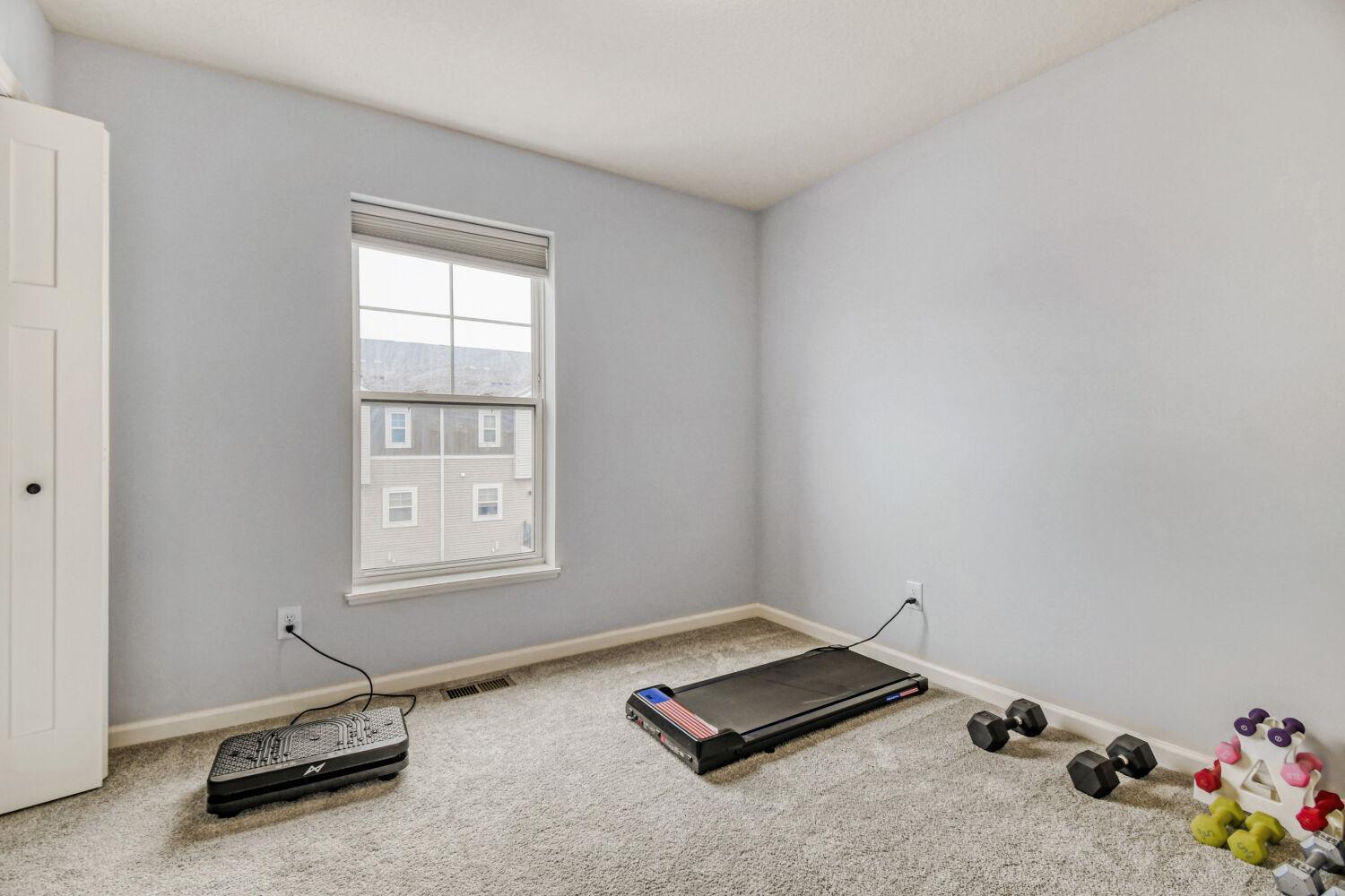 2214 Gateway Curv - Web Quality - 024 - 16 Family Room.jpg